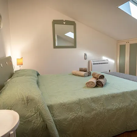 Apartment La Mansarda Dell'ulivo *